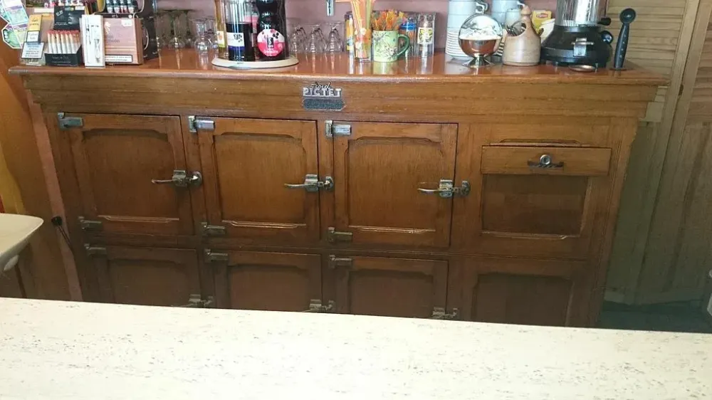 Dépannage arrière de bar à Cherré-Au